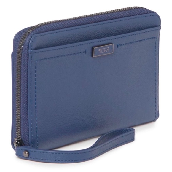New Tumi leather Zip Around travel Wallet 4.5”X...